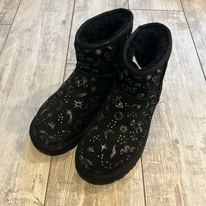 UGG Zodiac Boots size 7